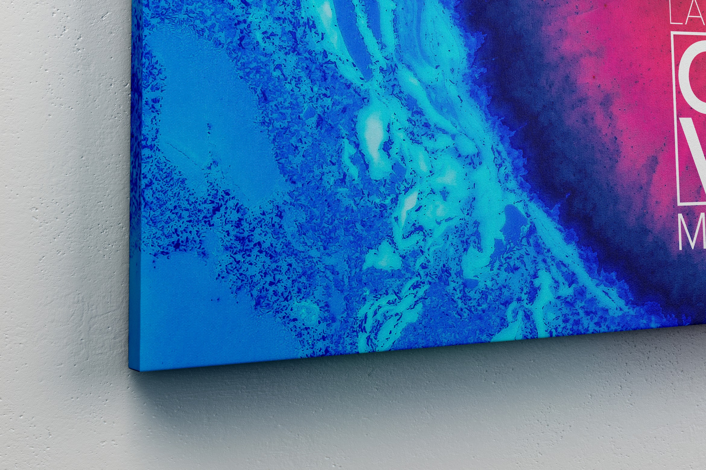 挂墙画布绘画作品展览样机模板 Landscape Canvas Frame Mockup Hanging on Wall in Perspective插图