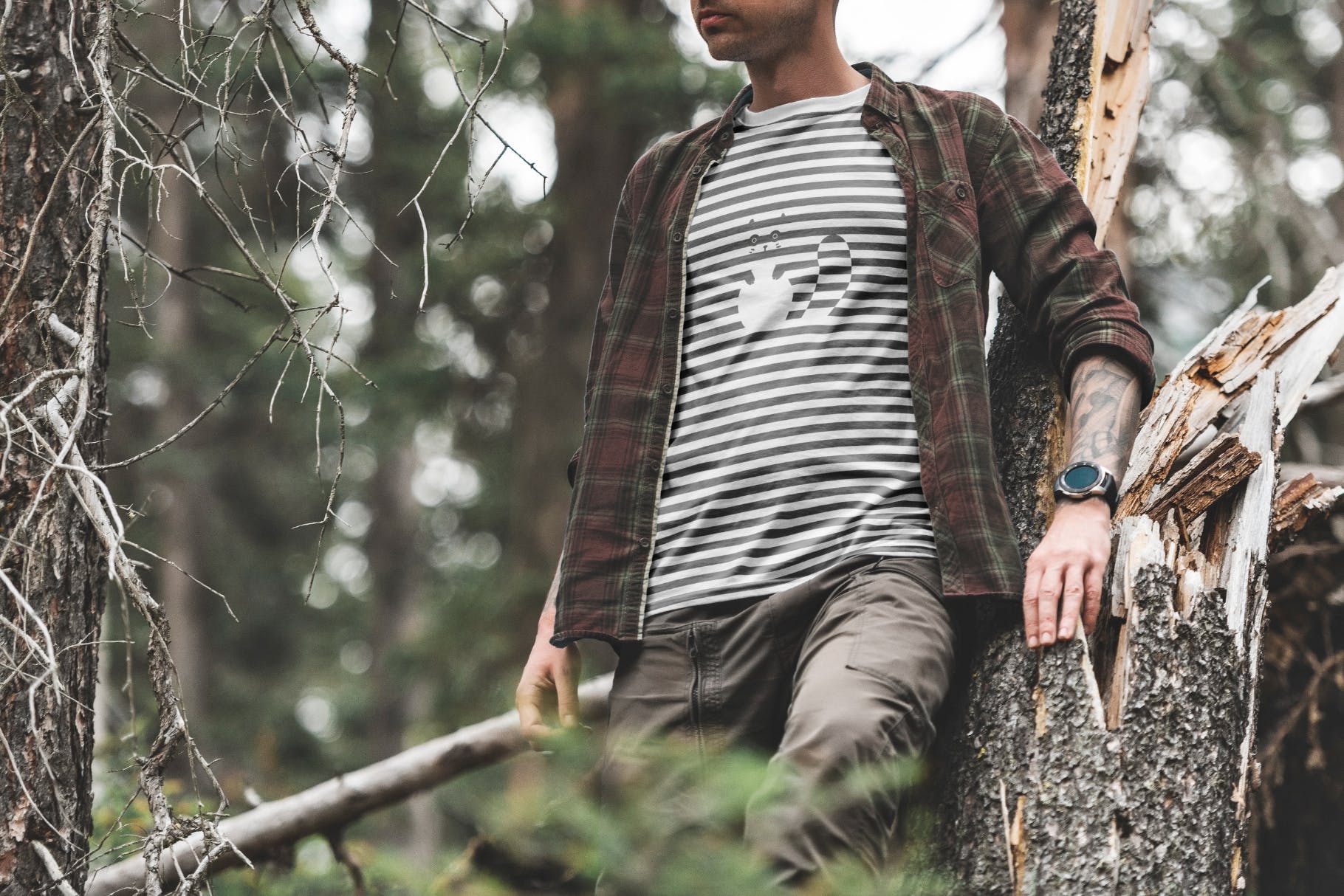 男士T恤印花设计户外场景模特上身效果样机v1 T-Shirt Mockup Adventure Edition Vol. 1插图(3)