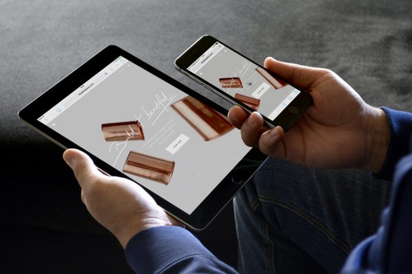 iPad Air&amp;iPhone移动设备Web应用程序设计演示样机 iPad Air iPhone Responsive Display Web App Mock-Up