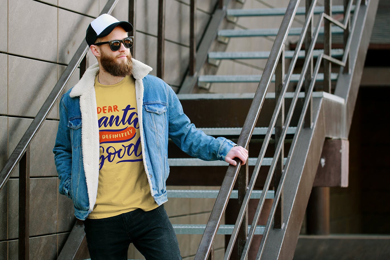 冬季T恤服装设计效果图样机素材库精选合集 Winter T-Shirt Mockup Collection插图(2)