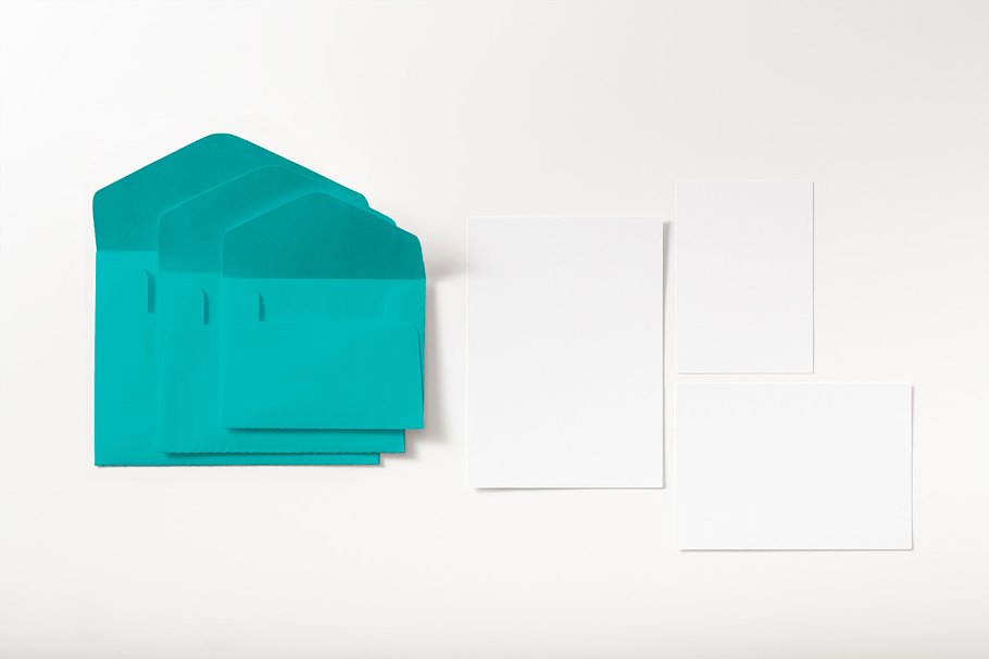 极简主义贺卡样机模板 3 Piece Card Mockups插图(4)