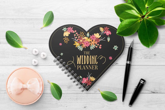 活页装订心形记事本样机模板 Heart Shape Notebook Mockups插图(6)