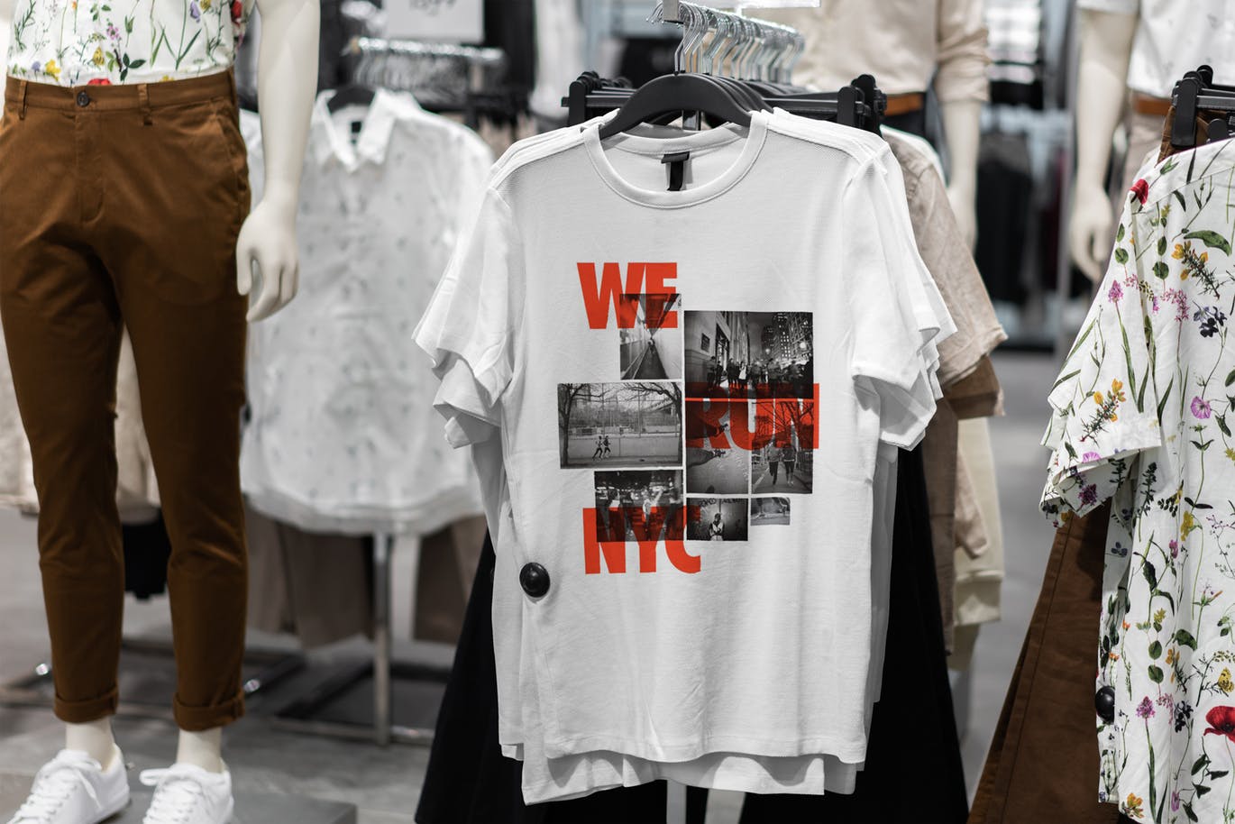 男士T恤货架陈列预览样机模板 T-Shirt Shopping Mock-Up Vol.2插图(1)