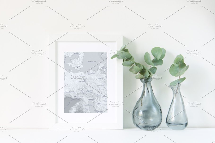 经典插花场景白色相框画框样机 White frame mockup插图(1)