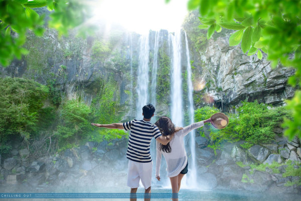 夏季大自然度假旅行活动海报设计素材