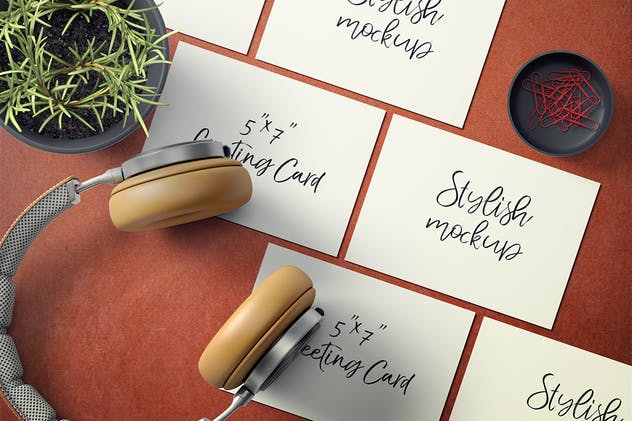 极简的贺卡/明信片样机套装V1 7×5 Greeting Card / Postcard Mockup Set 1插图(4)