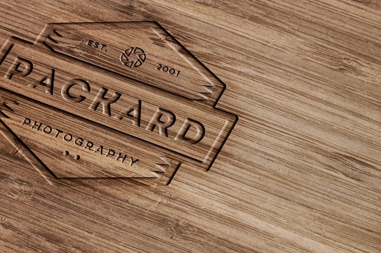 木刻效果Logo设计效果图样机模板 Wood Engraved Logo Mockup with Photoshop插图(1)
