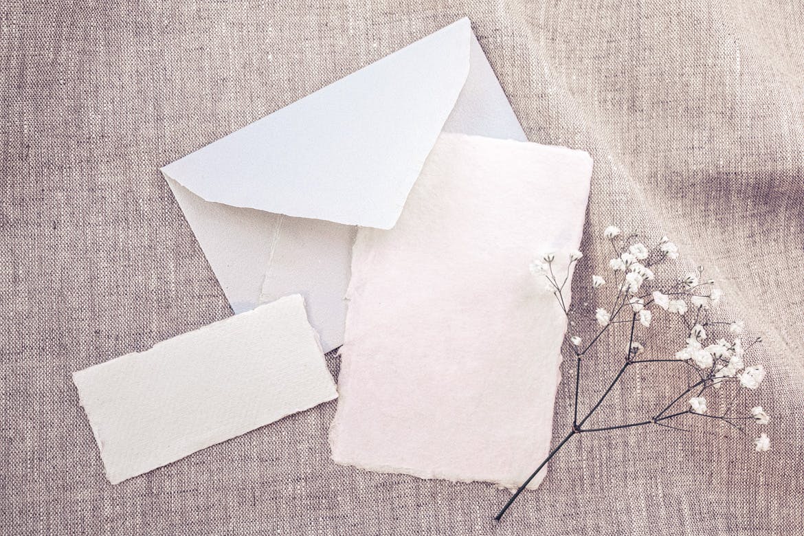 婚礼照片婚礼邀请函优雅风格设计样机素材库精选模板v05 Wedding Photo Mockup 05插图(1)