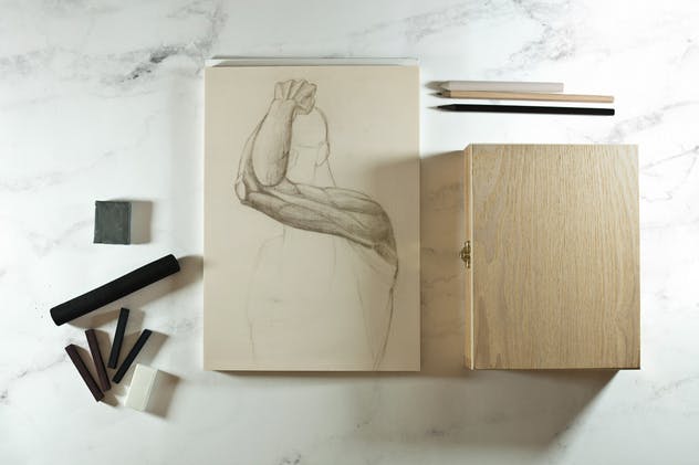 木炭笔&素描本艺术品展示样机 Charcoal & Sketch Mockup插图(3)