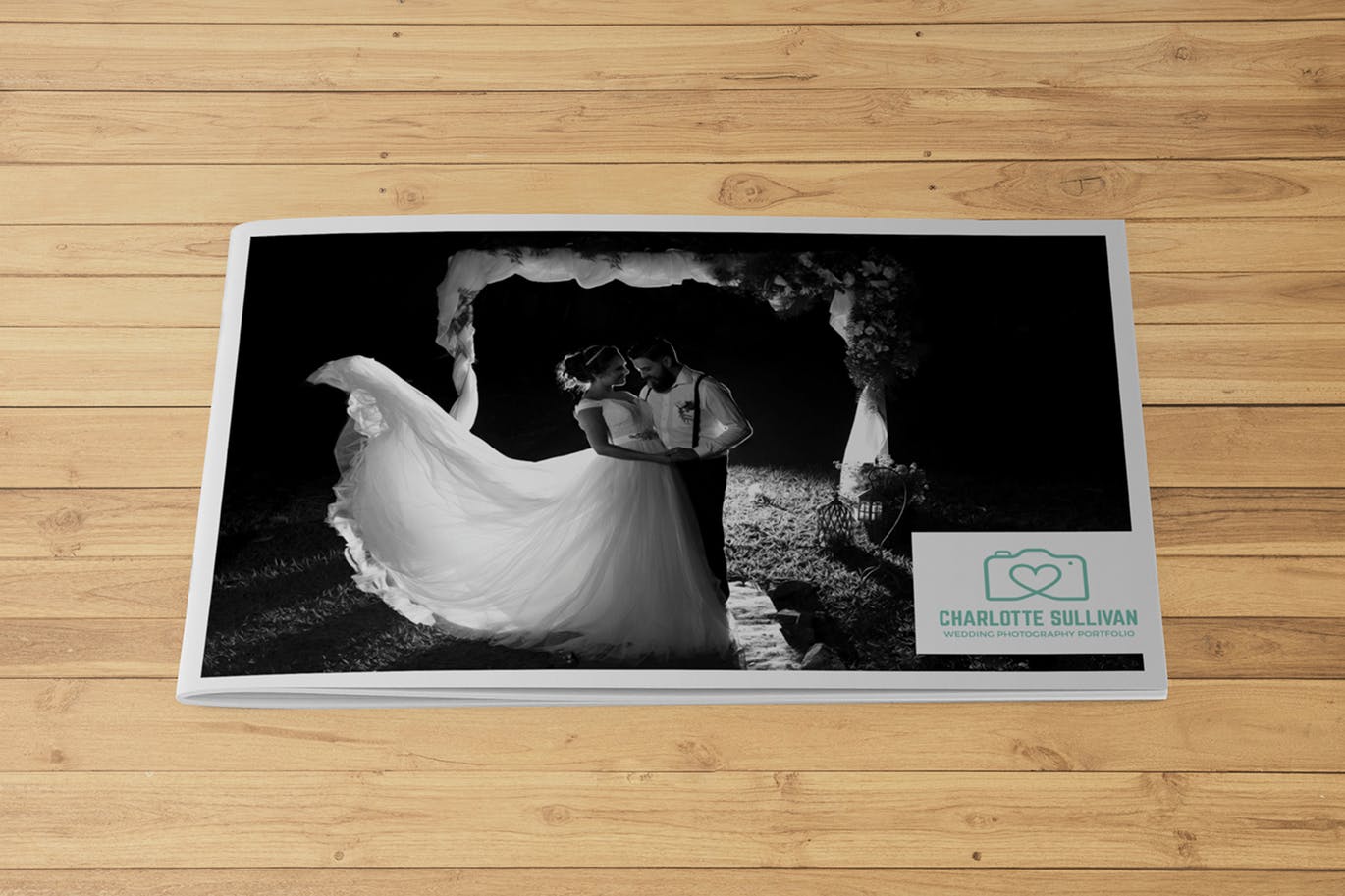 美国信纸尺寸宣传册封面印刷效果图样机素材库精选 US Half Letter Cover Brochure Mockup插图(2)