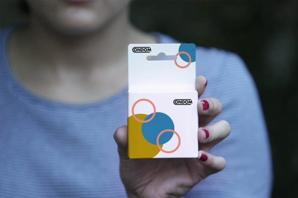 避孕套包装设计预览样机 Condom Presentation Mockup