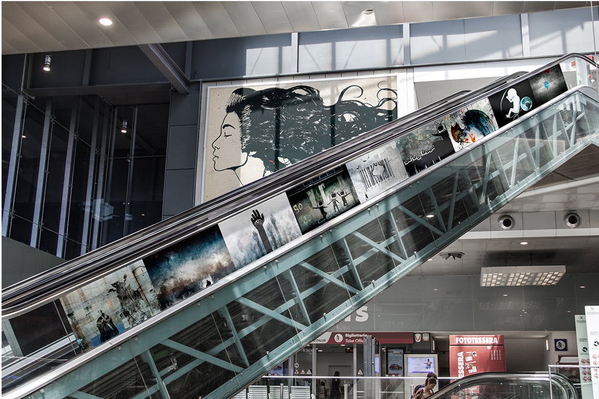 电梯扶梯广告牌海报设计预览样机模板 Rolling Stairs Mock-up插图