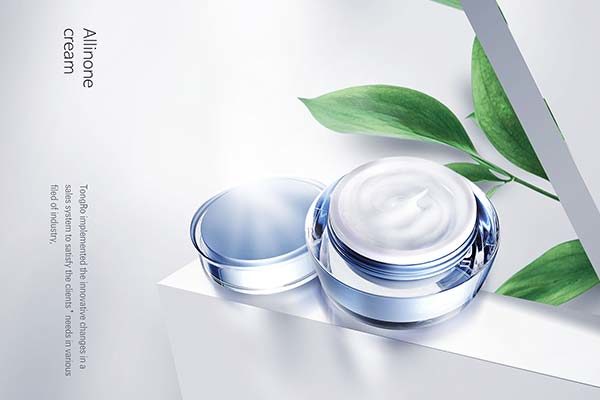 时尚简约化妆品海报模板素材库精选美妆广告PSD下载