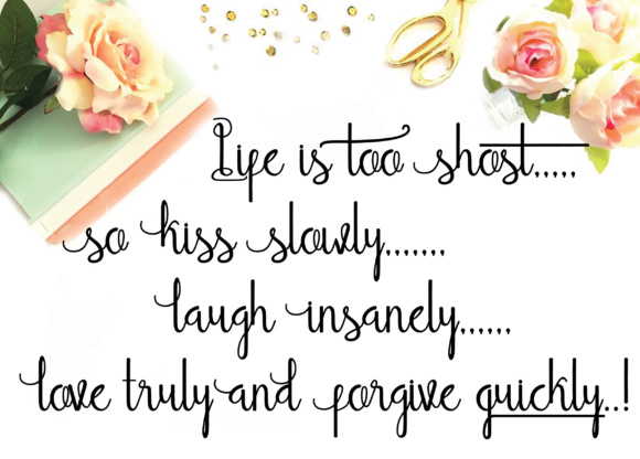 Heppy Holliday Font插图1