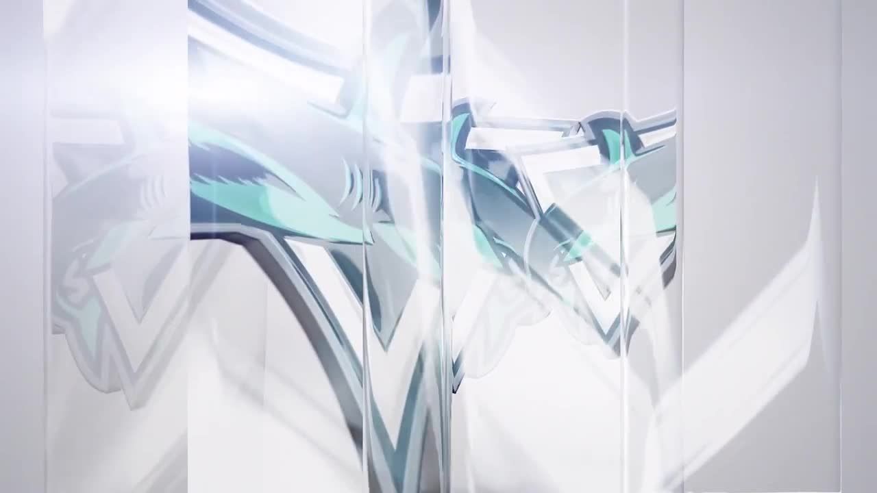 优雅的玻璃面板滑动Logo显示素材库精选AE模板