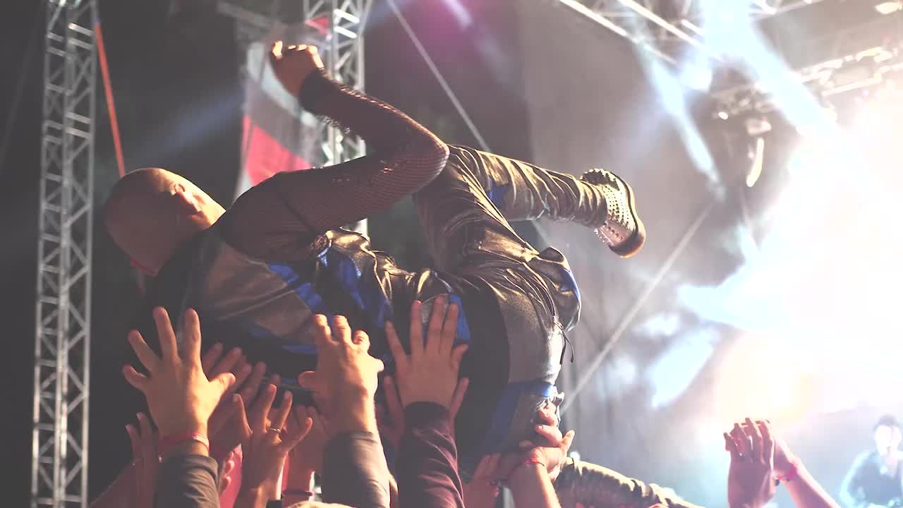 10种具有超棒闪存和频闪转换过渡Pr模板