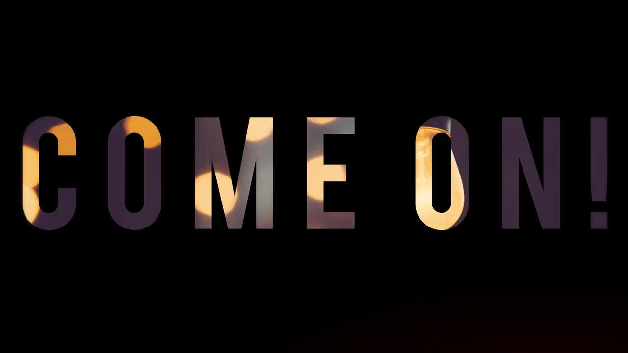 强烈的漏光效果现代金属文字过渡素材库精选AE模板