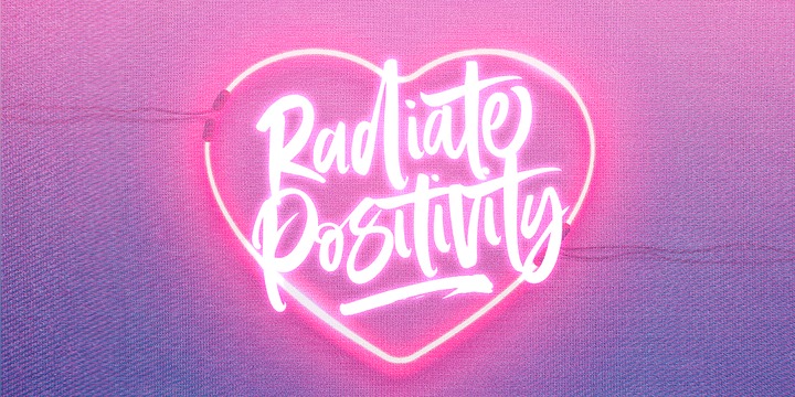 InstaLove Smooth Font插图